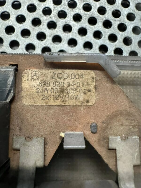 OŚWIETLENIE KABINY MERCEDES SPRINTER 901 VITO 638 6388200401