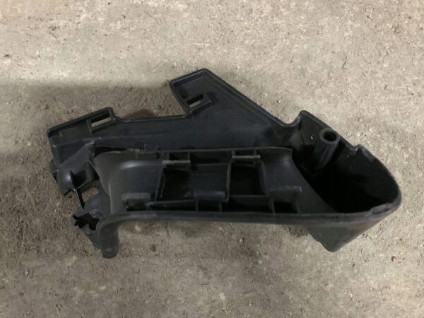OBUDOWA KLAMKI WEW. LEWY PRZÓD CITROEN BERLINGO 9681236177