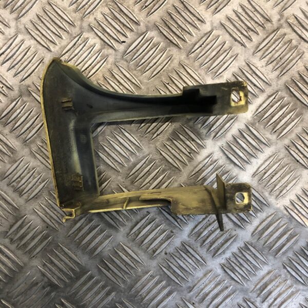 OSŁONA ZAWIASU PRAWA MERCEDES VITO A6396940625