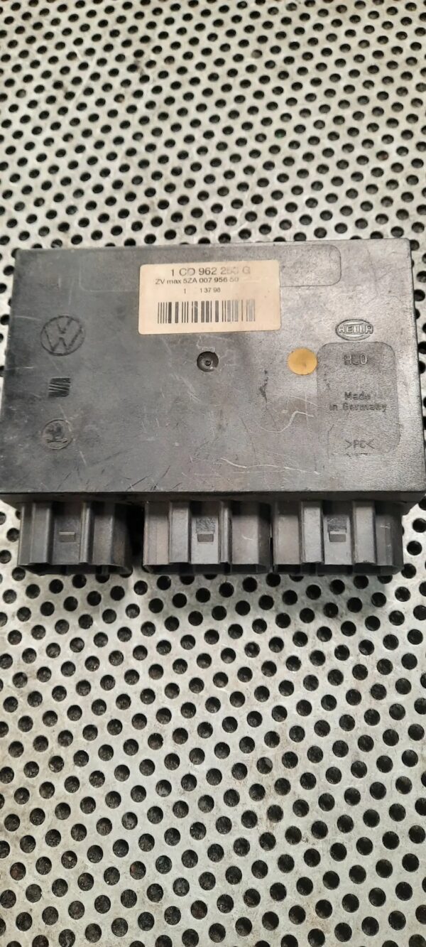 658896f04eac75c0f44af0184352a79b