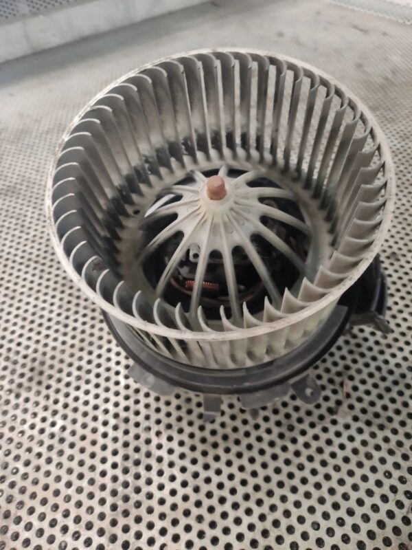 WENTYLATOR NAWIEWU MERCEDES SPRINTER W906 E7169 *USZKODZONY ZACZEP*