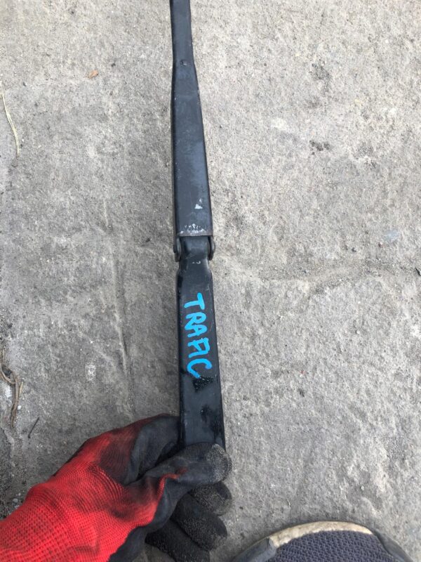 RAMIĘ WYCIERACZKI PRAWE TRAFIC 1.9 80005697B