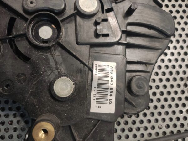 ZAMEK DRZWI PRZESUWNYCH VOLKSWAGEN T5 7H0843654BS