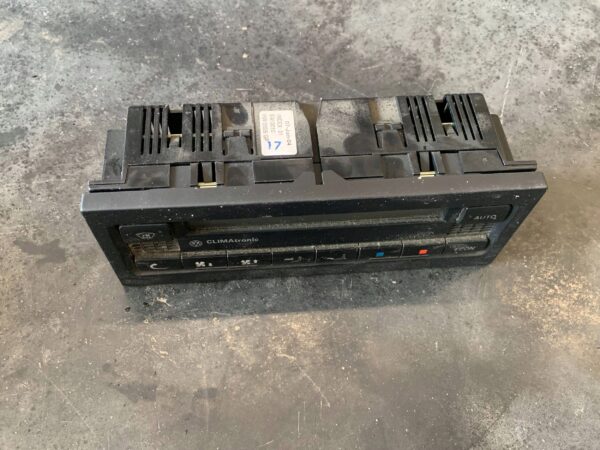 76d55598a4a97d85375a3d42059f8401