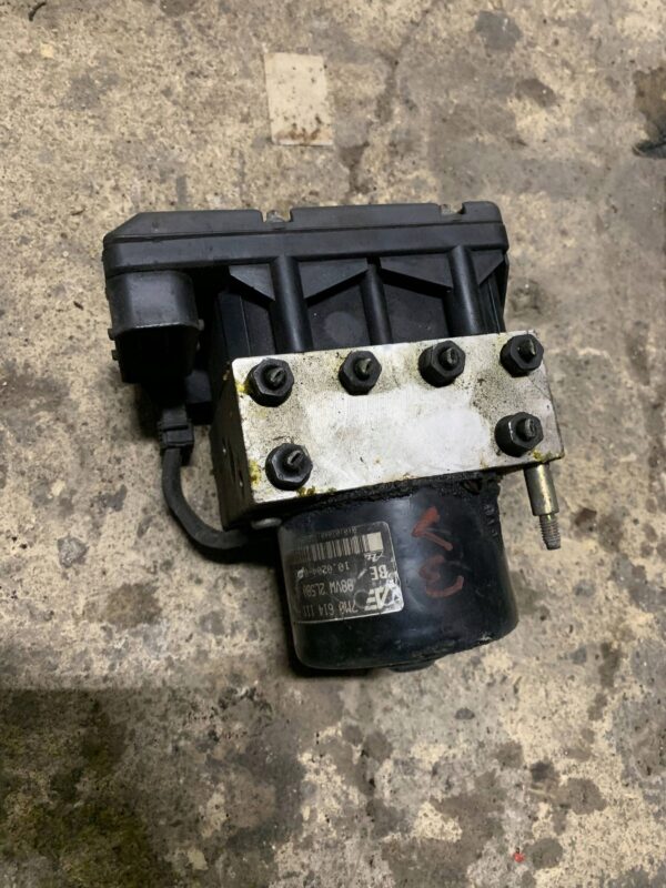 POMPA ABS VOLKSWAGEN GOLF IV 7M0614111AA 98VW2L580AC 10020403024