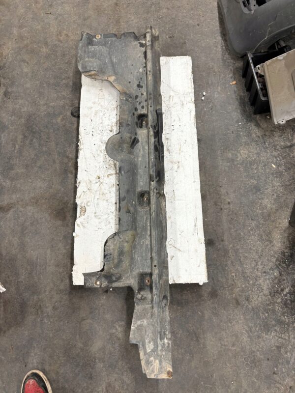 OSŁONA PODWOZIA ŚRODKOWA VW T5 7H0825209C