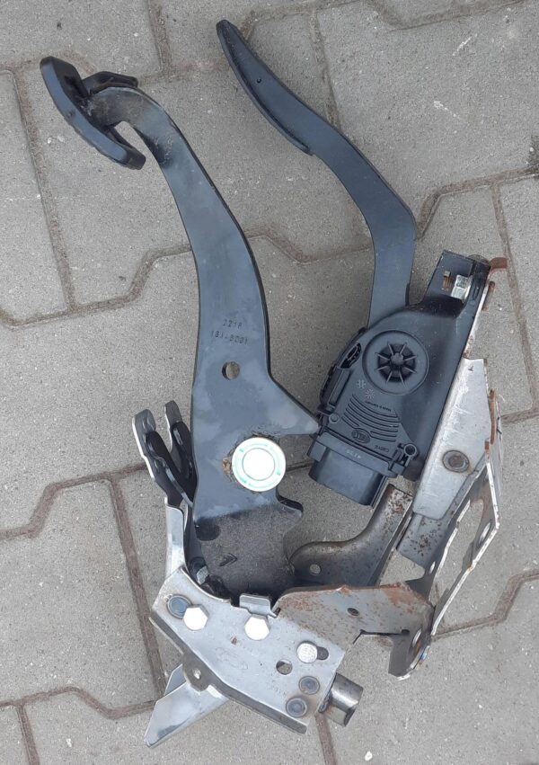 PEDAŁY HAMULEC/GAZ FORD COURIER 8V219F836AC