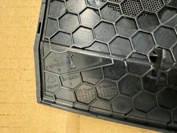 OSŁONA KRATKA GŁOŚNIKA LEWA MERCEDES SPRINTER 906 A9066890008