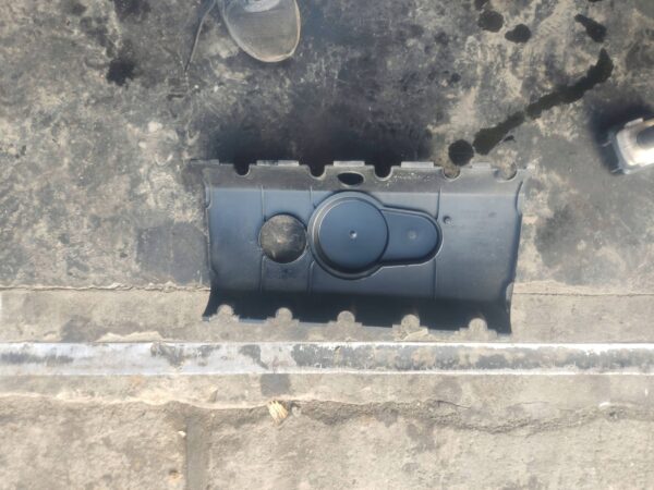 OSŁONA SILNIKA GÓRNA VW T5 070103503E