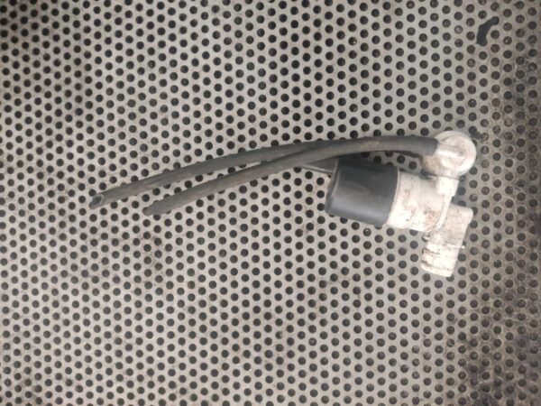 POMPA SPRYSKIWACZY PRZEDNIEJ SZYBY BERLINGO 08-18 9643447980