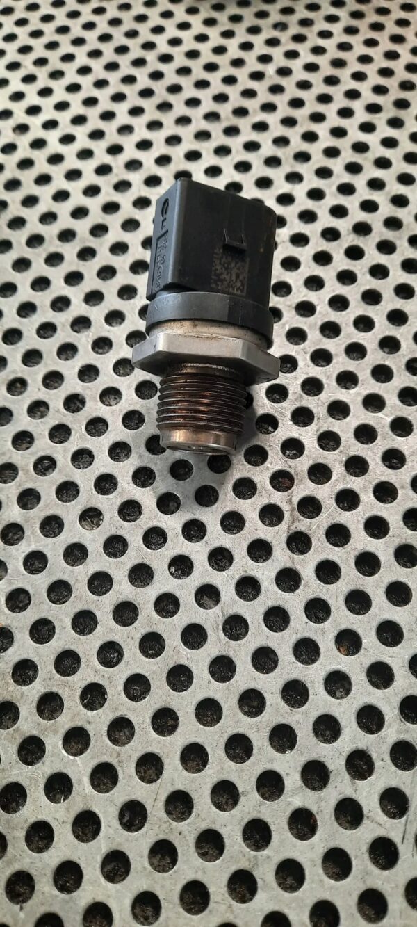 CZUJNIK CIŚNIENIA PALIWA A006281002843