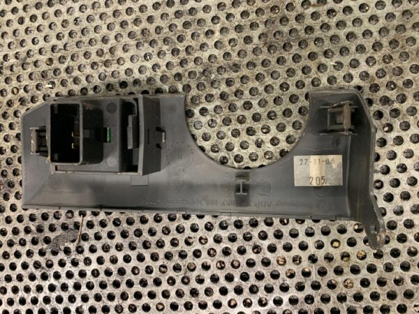 PRZEŁĄCZNIK REGULACJI ŚWIATEŁ VW T5 7H1857189