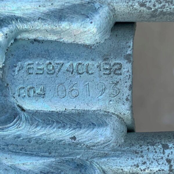 RYGIEL ZACZEP DRZWI TYLNYCH A6397400132 MERCEDES VITO W639