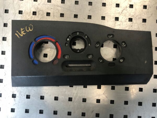 RAMKA PANELU NAWIEWU IVECO DAILY 2.8 123842800