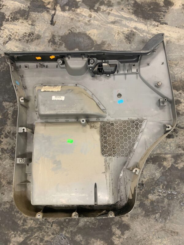 BOCZEK PRAWY VW T5 7H0867104M