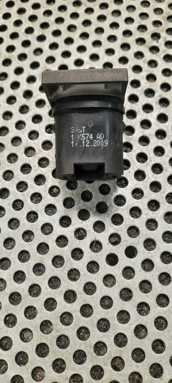 bb3d68fd0848b3f70b21f2d89ba88f5d.jpg PRZYCISK OGRZEWANIA SZYBY PRZEDNIEJ