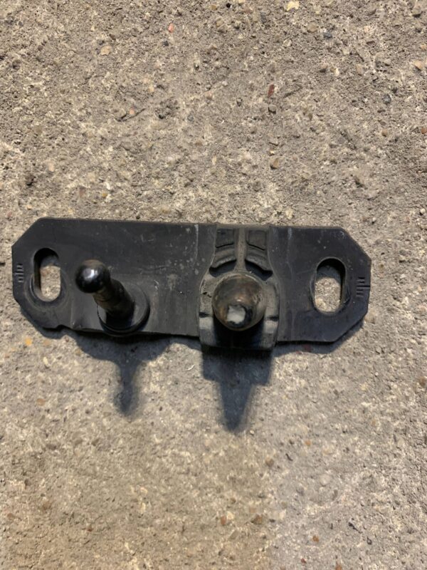 RYGIEL DRZWI PRZESUWNYCH A9067660262 SPRINTER W906