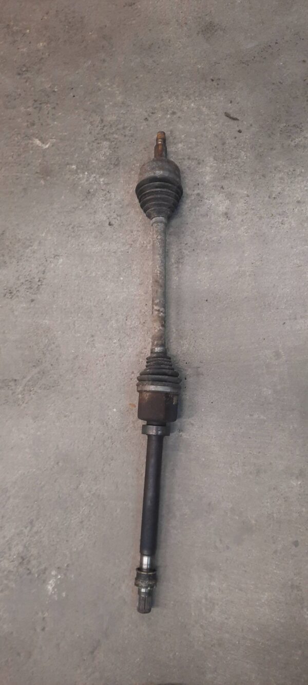 PÓŁOŚ PRZEDNIA PRAWA DŁUGA RENAULT MASTER III 2,3 BITURBO