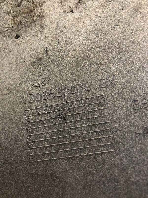 LISTWA NAD LAMPĘ PRAWY PRZÓD DUCATO NR7 1306530070