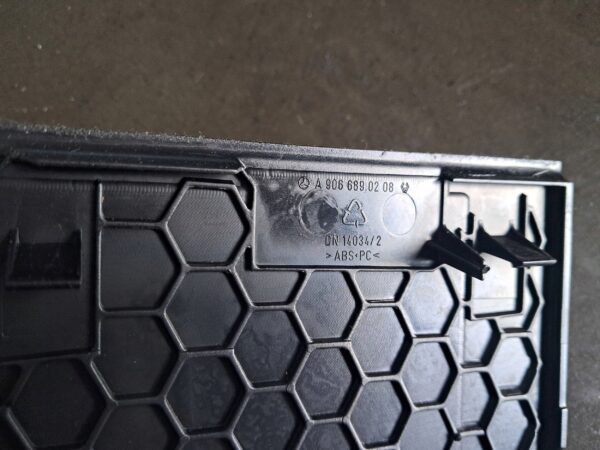 OSŁONA GŁOŚNIKA ŚRODKOWA MERCEDES SPRINTER W906 A9066890208