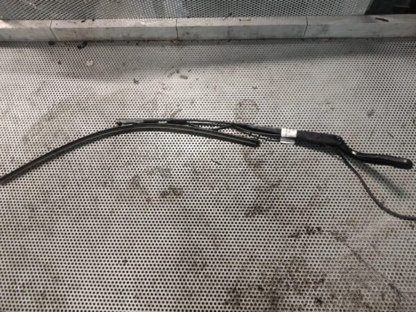 WYCIERACZKA PRZEDNIA MERCEDES SPRINTER W906