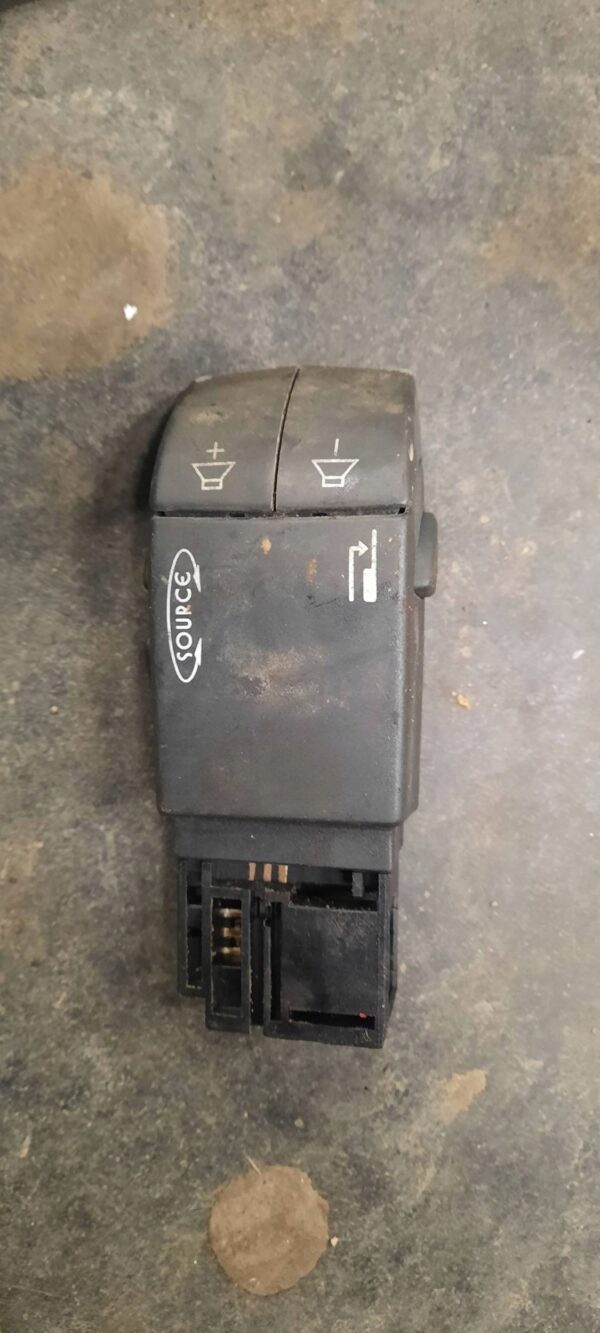 73173ccf41fb393891b7edf5a9387301