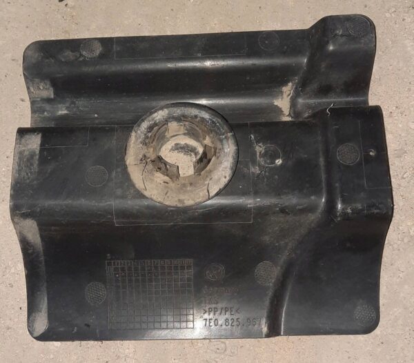 OSŁONA PODWOZIA LEWY TYŁ VW T5 7E0825967