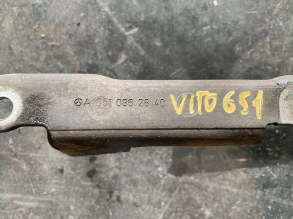 ŁAPA MOCOWANIE SILNIKA VITO W639 651 A6510962640