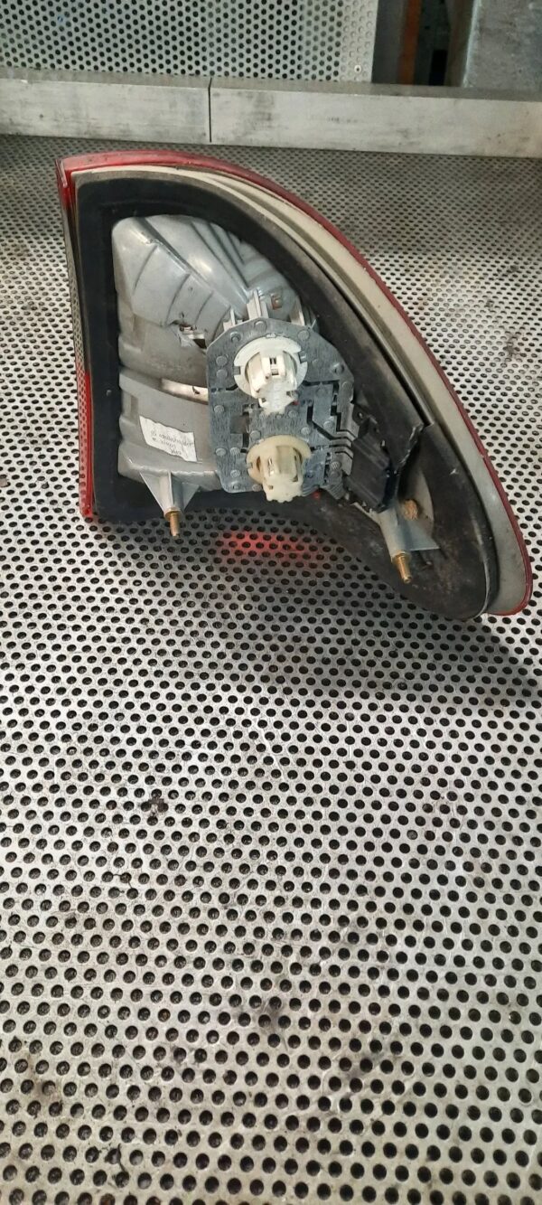 LAMPA TYLNA LEWA MERCEDES W210 A2108206764