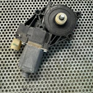 SILNICZEK PODNOŚNIKA SZYBY LEWY IVECO DAILY 0130822242