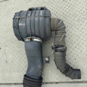 OBUDOWA FILTRA POWIETRZA ISUZU M21 1.9D PRZEPŁYWKA RURA DOLOT