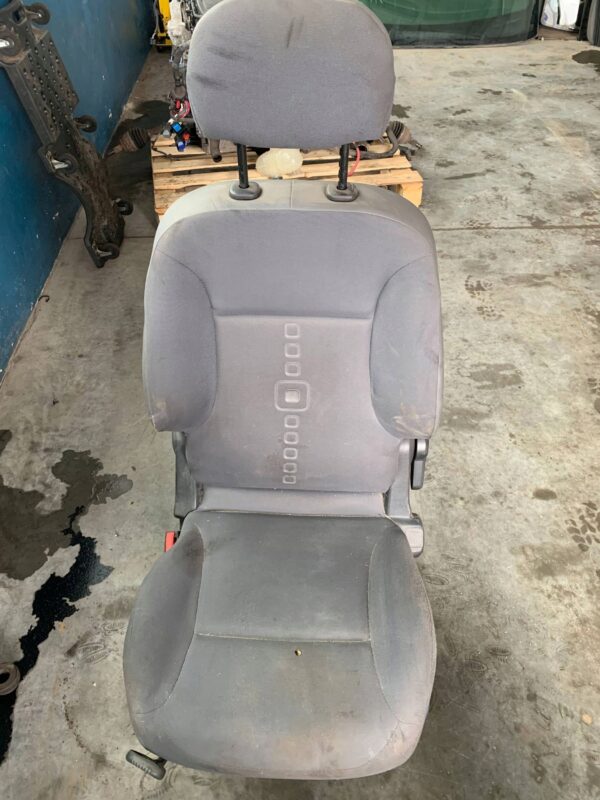 FOTEL PRZEDNI KIEROWCY BERLINGO