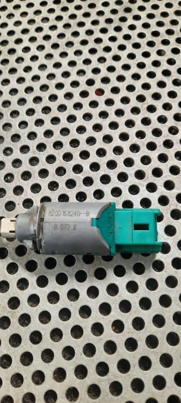 CZUJNIK SPRZĘGŁA 8200168240 RENAULT TRAFIC