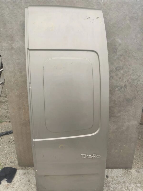 DRZWI TYLNE PRAWE RENAULT TRAFIC III 14- 239