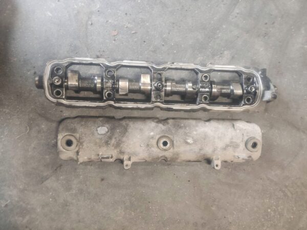 WAŁEK ROZRZĄDU/POKRYWA ZAWORÓW RENAULT TRAFIC 1.9 DCI