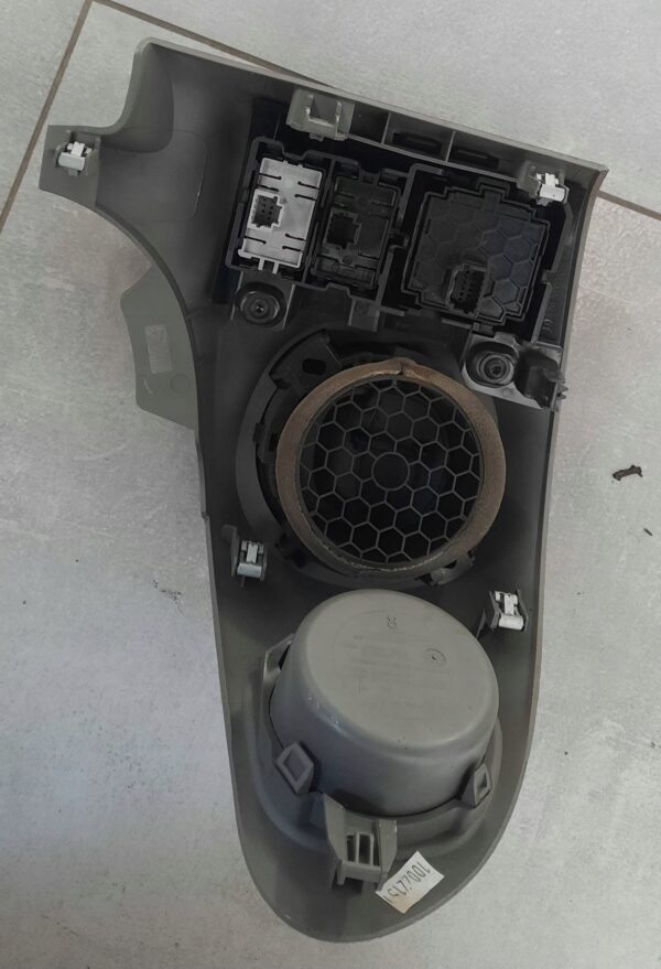 OBUDOWA NAWIEWU TRAFIC III 683100728R