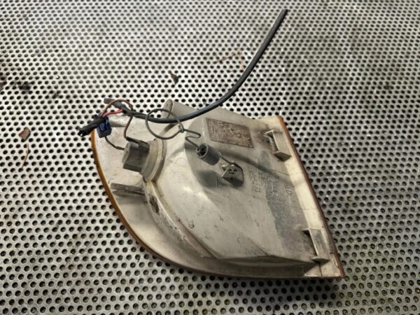 KIERUNKOWSKAZ LEWY PRZÓD MERCEDES VITO 638