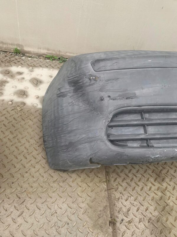 ZDERZAK PRZEDNI TRAFIC PRIMASTAR 7700312785