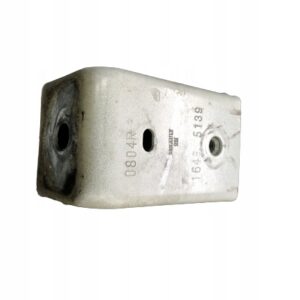 MOCOWANIE BŁOTNIKA PRZÓD TRAFIC III 04- 0804R