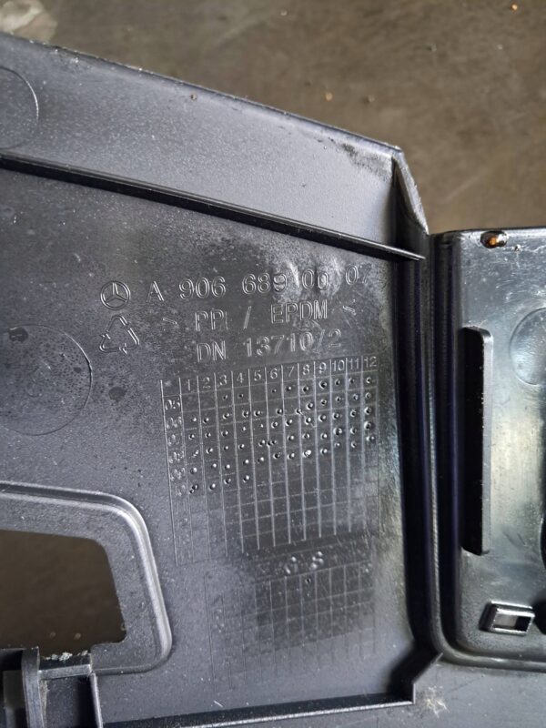 OSŁONA KONSOLI MERCEDES SPRINTER W906 A9066890007