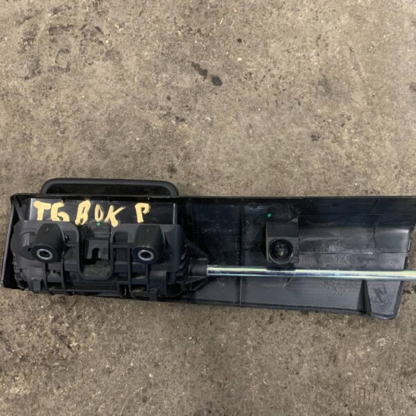 KLAMKA DRZWI PRZESUWNYCH PRAWA VOLKSWAGEN T6