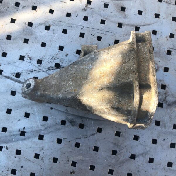 ŁAPA SILNIKA MERCEDES VITO A6462230204