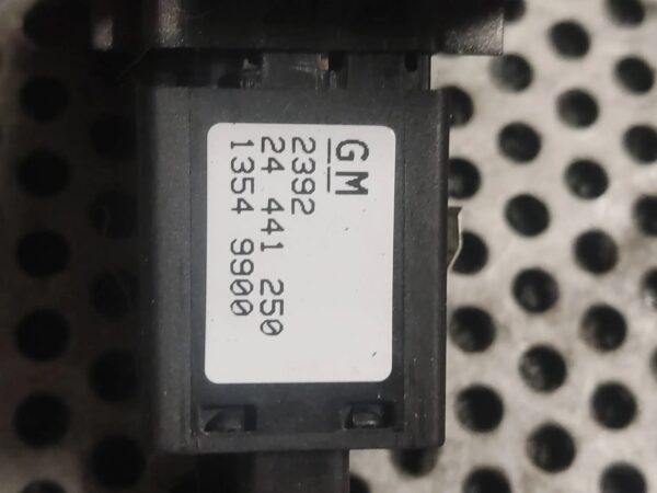 PRZEŁĄCZNIK ŚWIATEŁ AWARYJNYCH OPEL VECTRA C 24441250