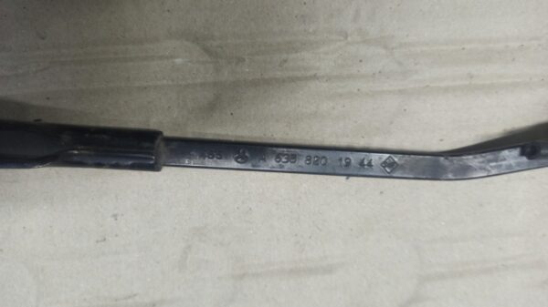 RAMIE WYCIERACZKI TYŁ KLAPA VITO 638 A6388201944