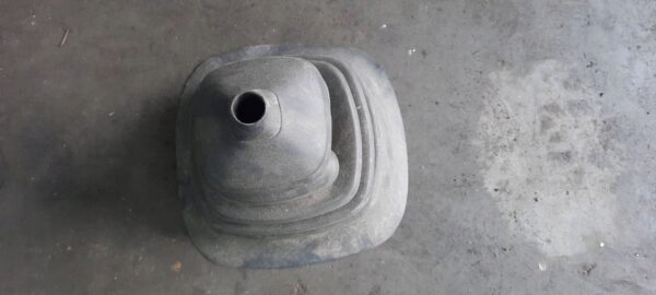 OSŁONA DŹWIGNI BIEGÓW TRANSIT MK4 95VB7277AA