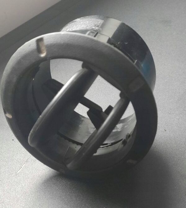 BOCZNA KRATKA NAWIEWU DESKI ROZDZIELCZEJ MASTER III 8200212480