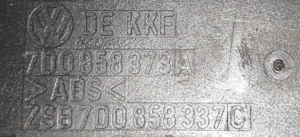 SCHOWEK DESKI VW T5 7D0858373A