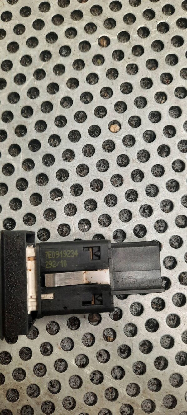 WYŁĄCZNIK PODUSZKI 7E0919234 VOLKSWAGEN T5