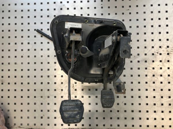 PODSTAWA PEDAŁY GAZU MASTER II MOVANO 7700314878