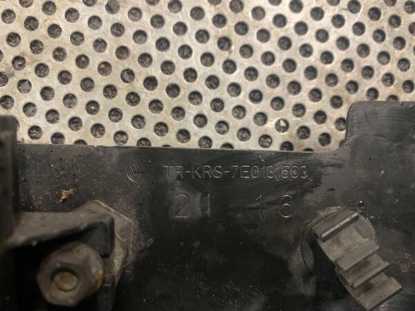 ZAWÓR ZWROTNY WSPORNIK 7E0131563 VOLKSWAGEN T6